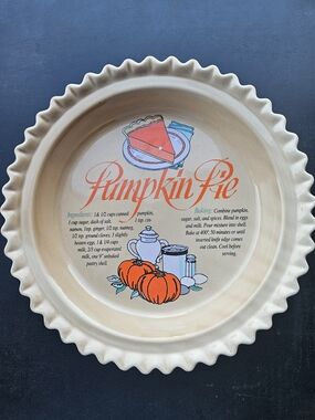 Pumpkin Pie Ceramic Pie Dish - Taiwan Cream with Orange Graphics